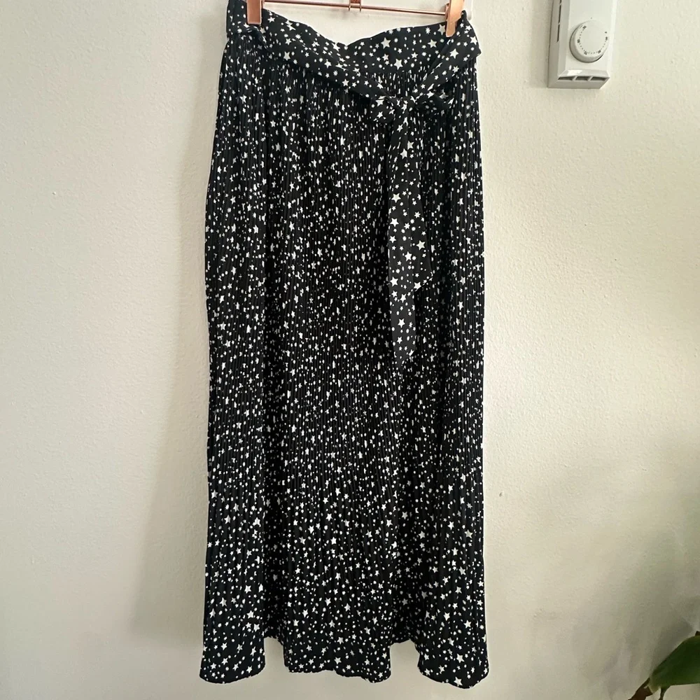 Black and white star print pleated skirt - Picture 4 of 4